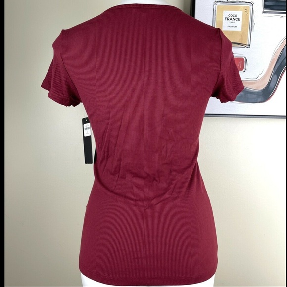 Bebe Ribbed V-Neck Tee - NWT - Picture 9 of 10